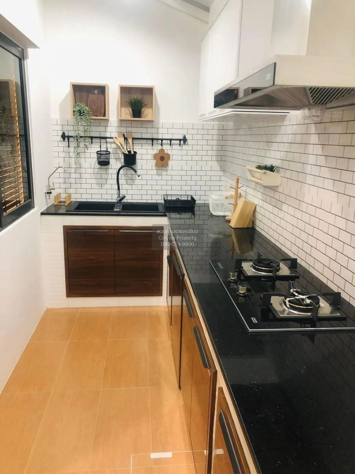 For Sale Townhouse/Townhome  , Anasiri Bangna , corner unit , Ban