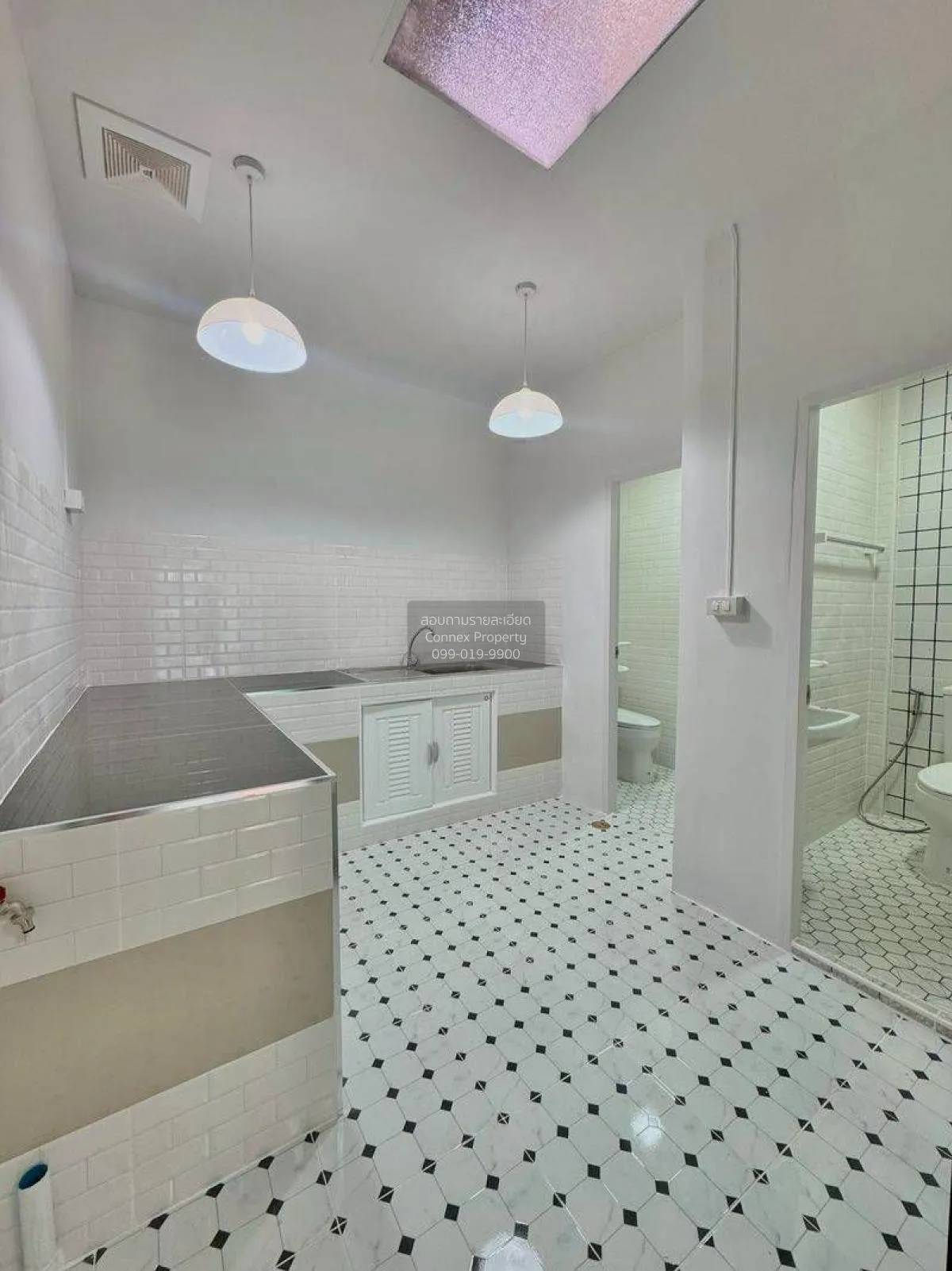 For Sale Townhouse/Townhome  , Asia Home Town , newly renovated , 4