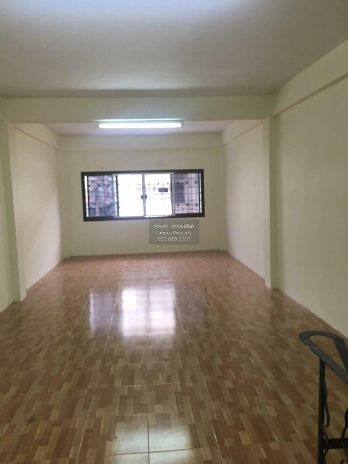 For Sale Commercial building 3.5 floors area 200 square meters Th 3