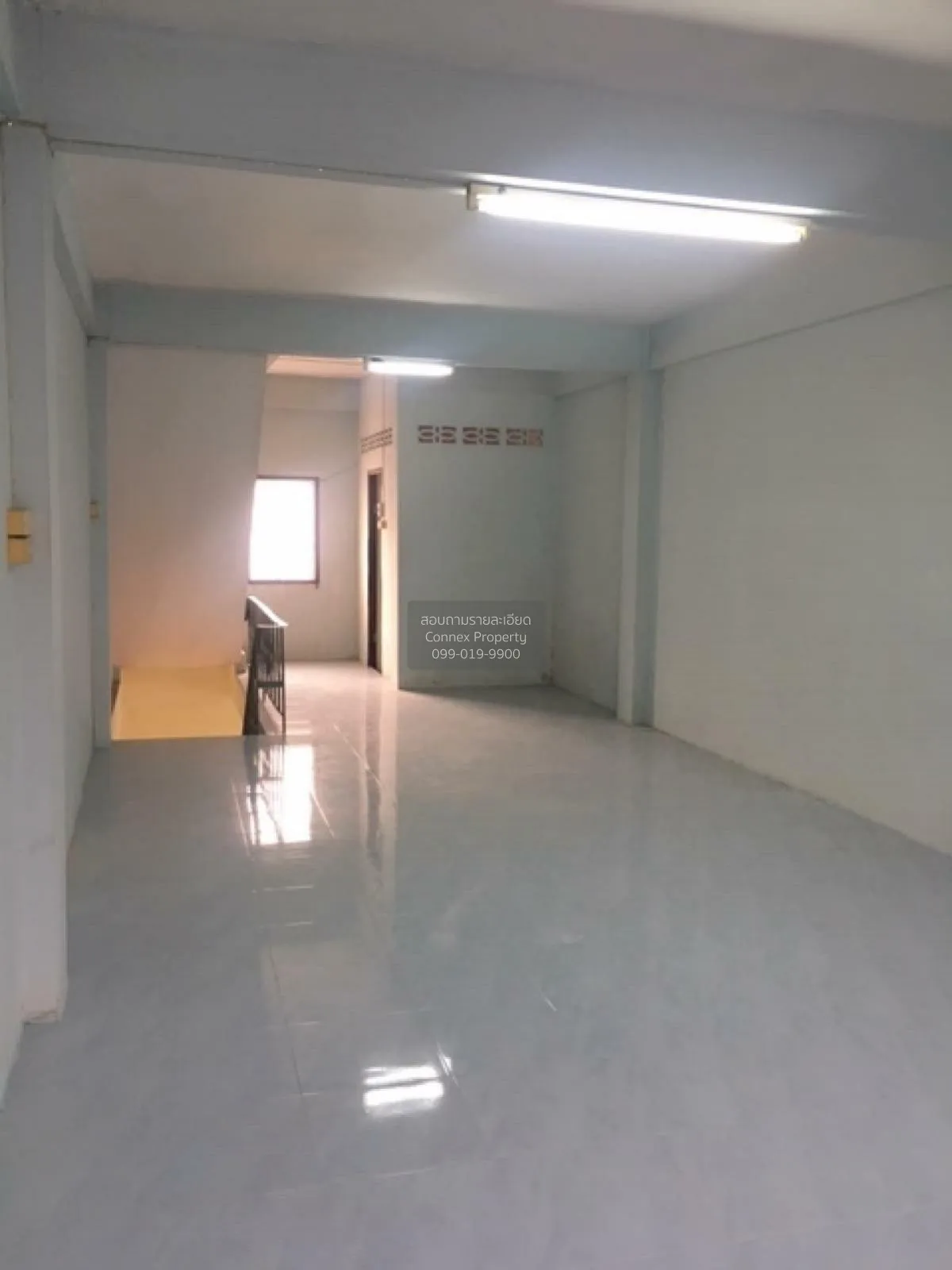 For Sale Commercial building 3.5 floors area 200 square meters Th