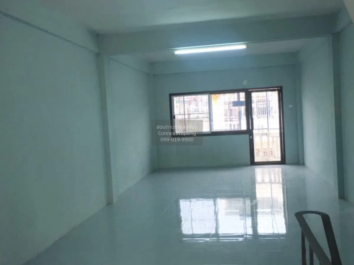 For Sale Commercial building 3.5 floors area 200 square meters Th