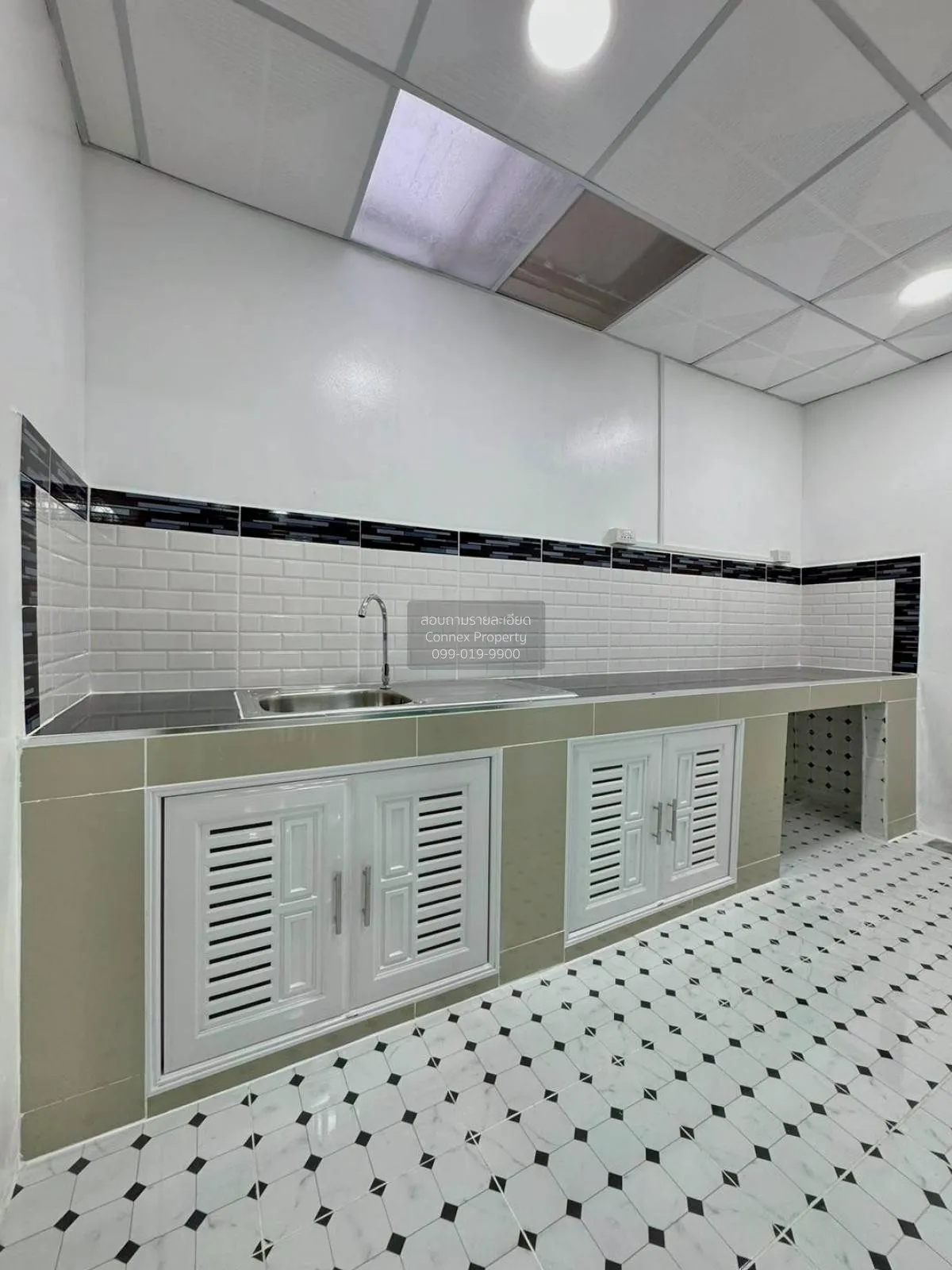 For Sale Townhouse/Townhome  , Baan Piya Wararom 3  , newly renov