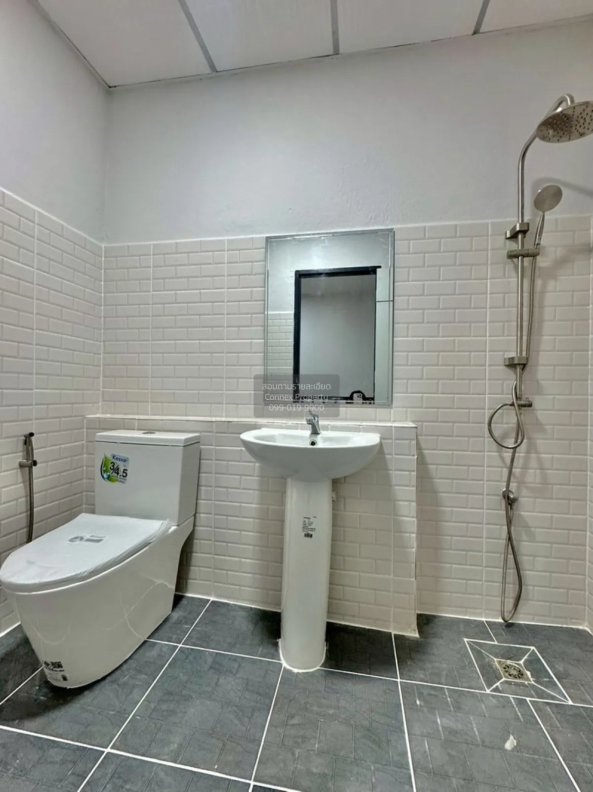 For Sale Townhouse/Townhome  , Baan Piya Wararom 3  , newly renov