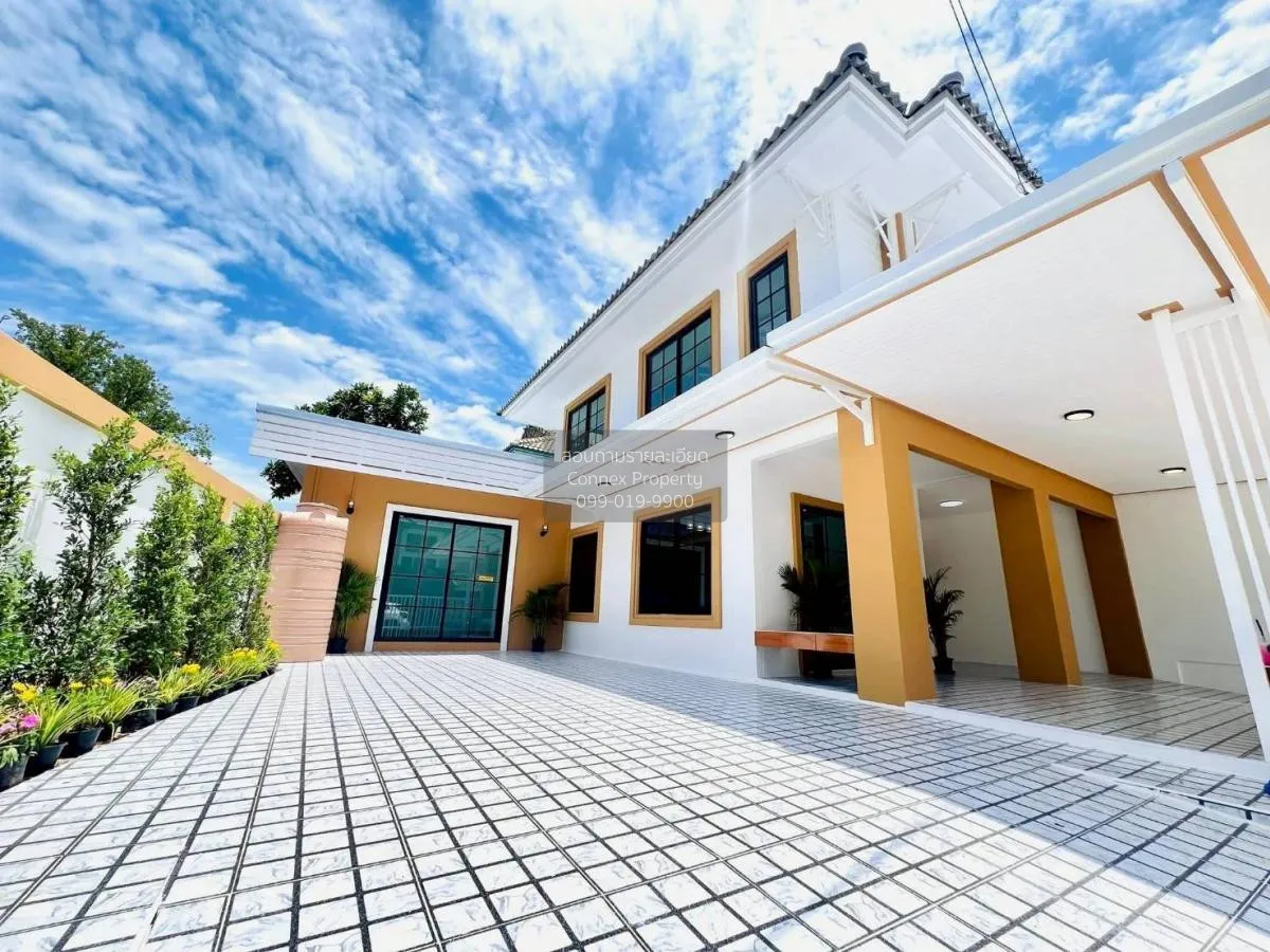 For Sale Townhouse/Townhome  , Pruksa 18/1 , corner unit , newly  2