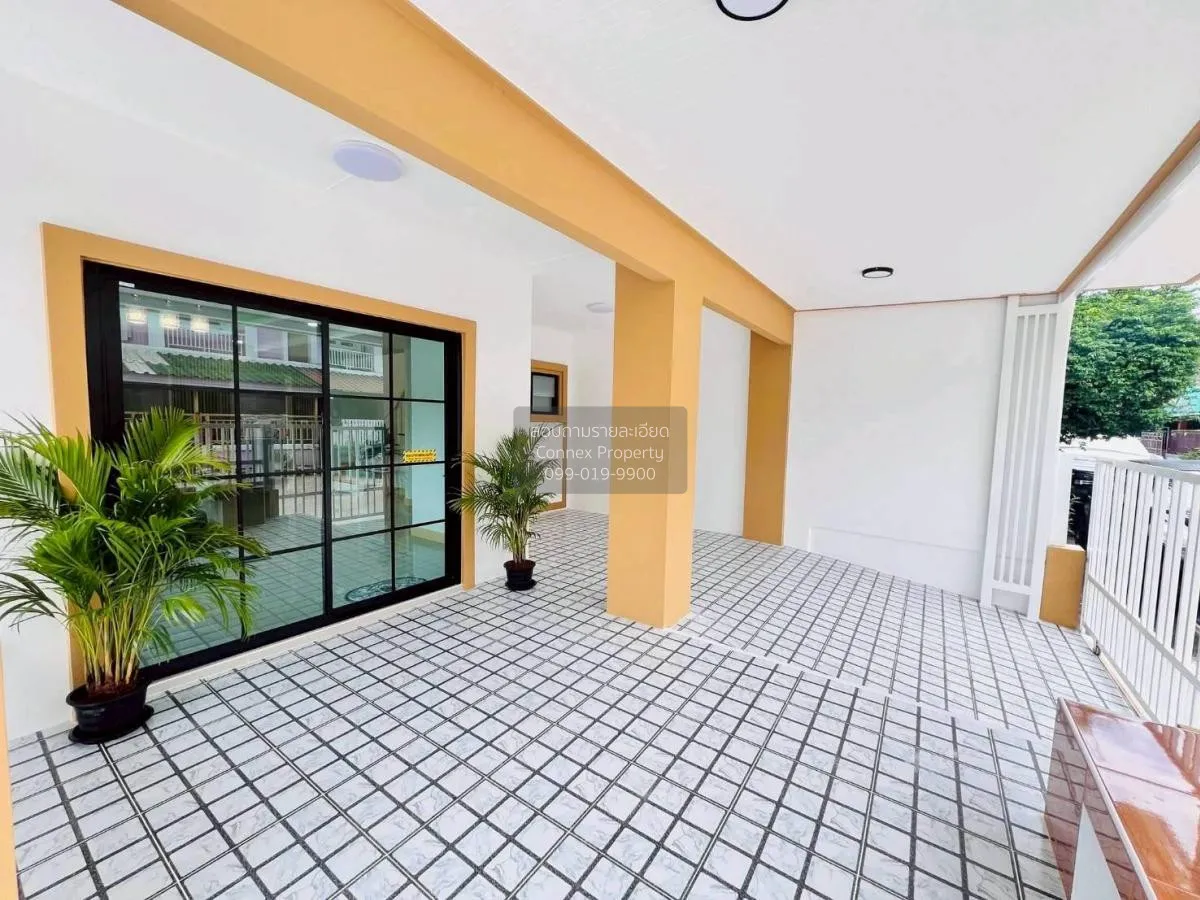 For Sale Townhouse/Townhome  , Pruksa 18/1 , corner unit , newly  3