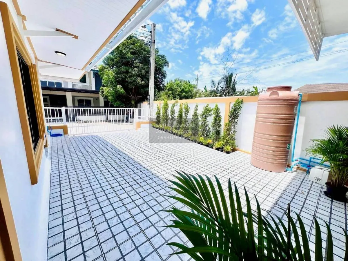 For Sale Townhouse/Townhome  , Pruksa 18/1 , corner unit , newly  4