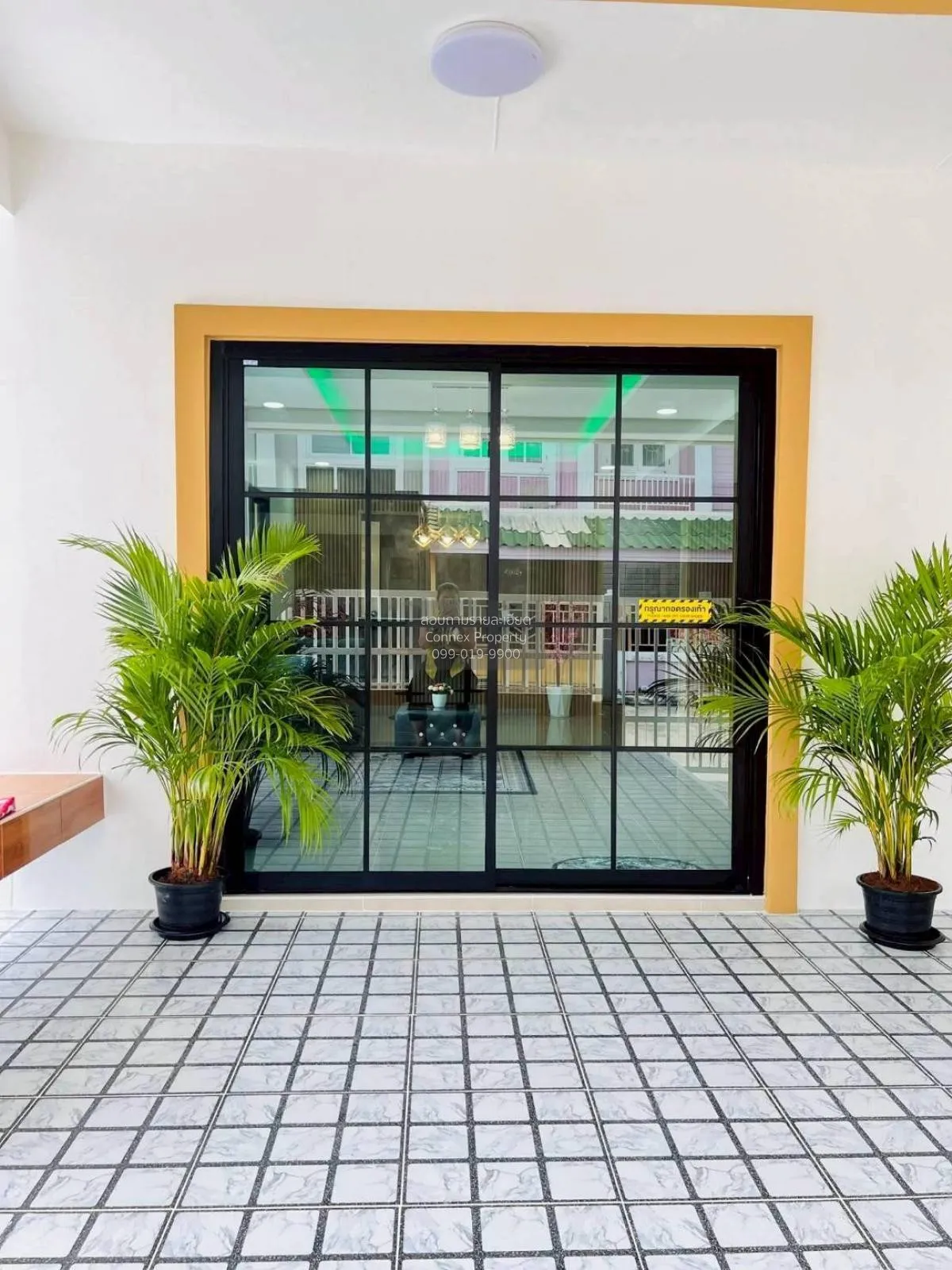 For Sale Townhouse/Townhome  , Pruksa 18/1 , corner unit , newly 