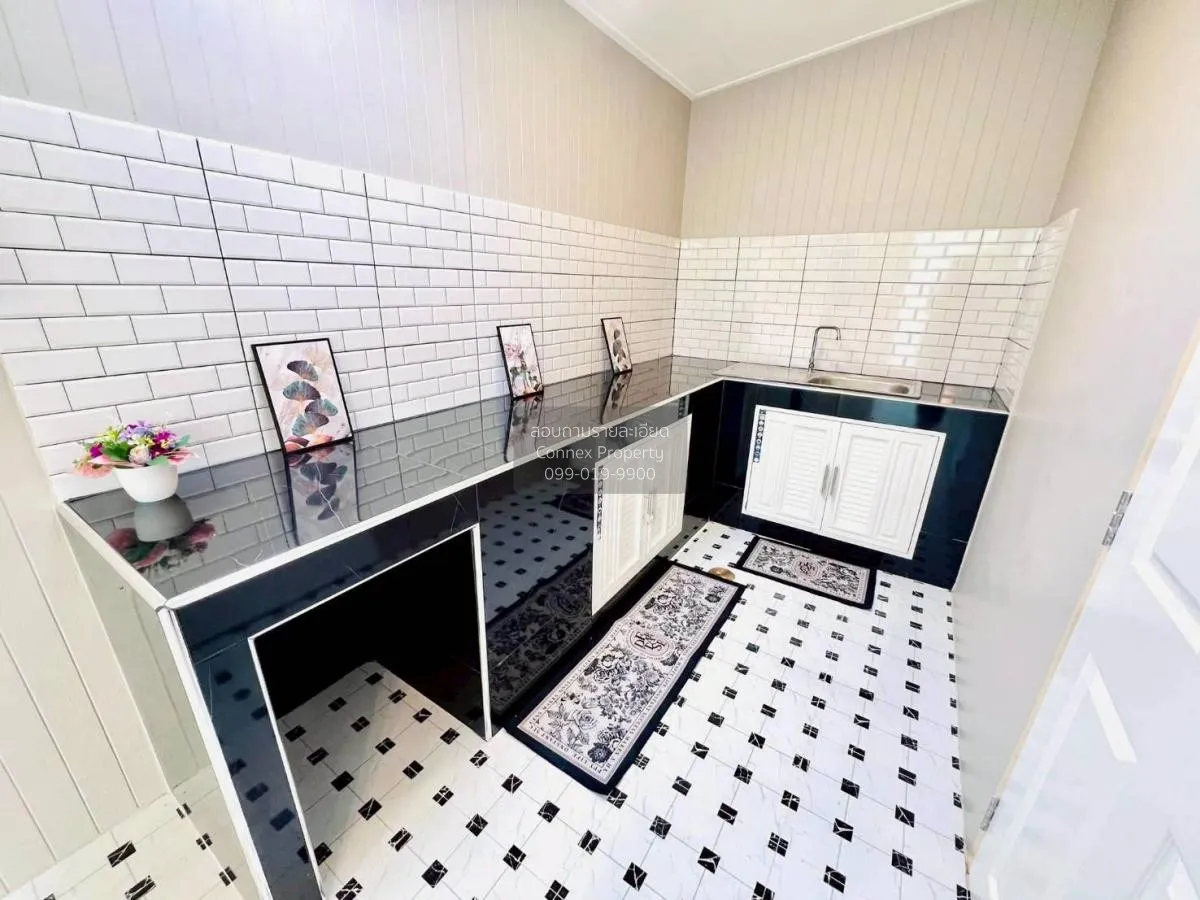 For Sale Townhouse/Townhome  , Pruksa 18/1 , corner unit , newly 