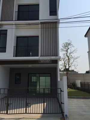 For Rent Townhouse/Townhome  ,  Patio Rama 9-Pattanakarn , MRT-Kelantan , Suan Luang , Suan Luang , Bangkok , CX-127103