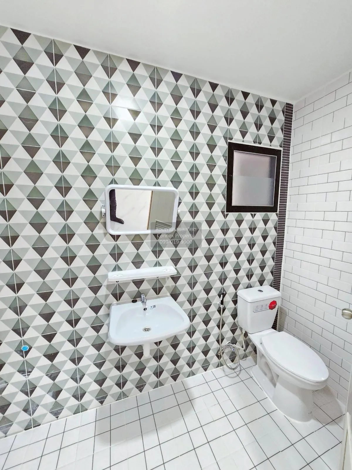 ขายทาวน์เฮ้าส์/ทาวน์โฮม  บ้านฟ้าปิยรมย์ พรีเมียร์ พาร์ค รังสิต-ลำ