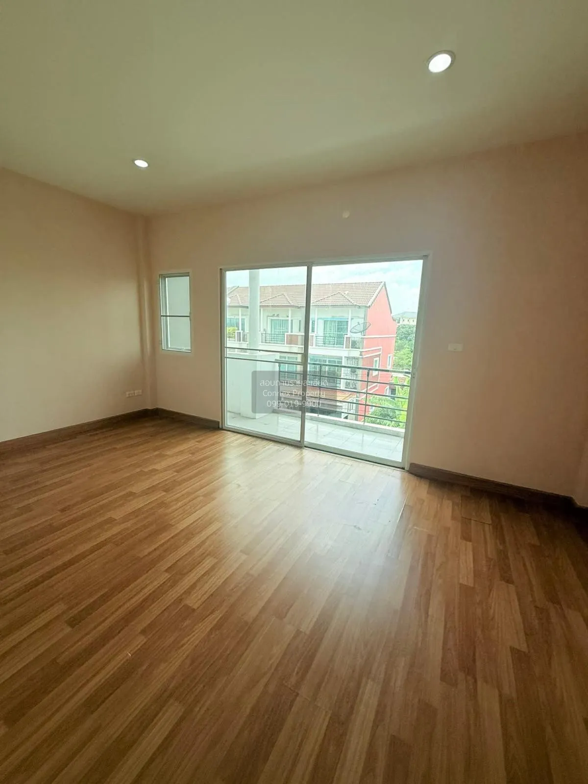 ขายทาวน์เฮ้าส์/ทาวน์โฮม  เดอะ คัลเลอร์ ลิฟวิ่ง ศรีนครินทร์ - วงแห