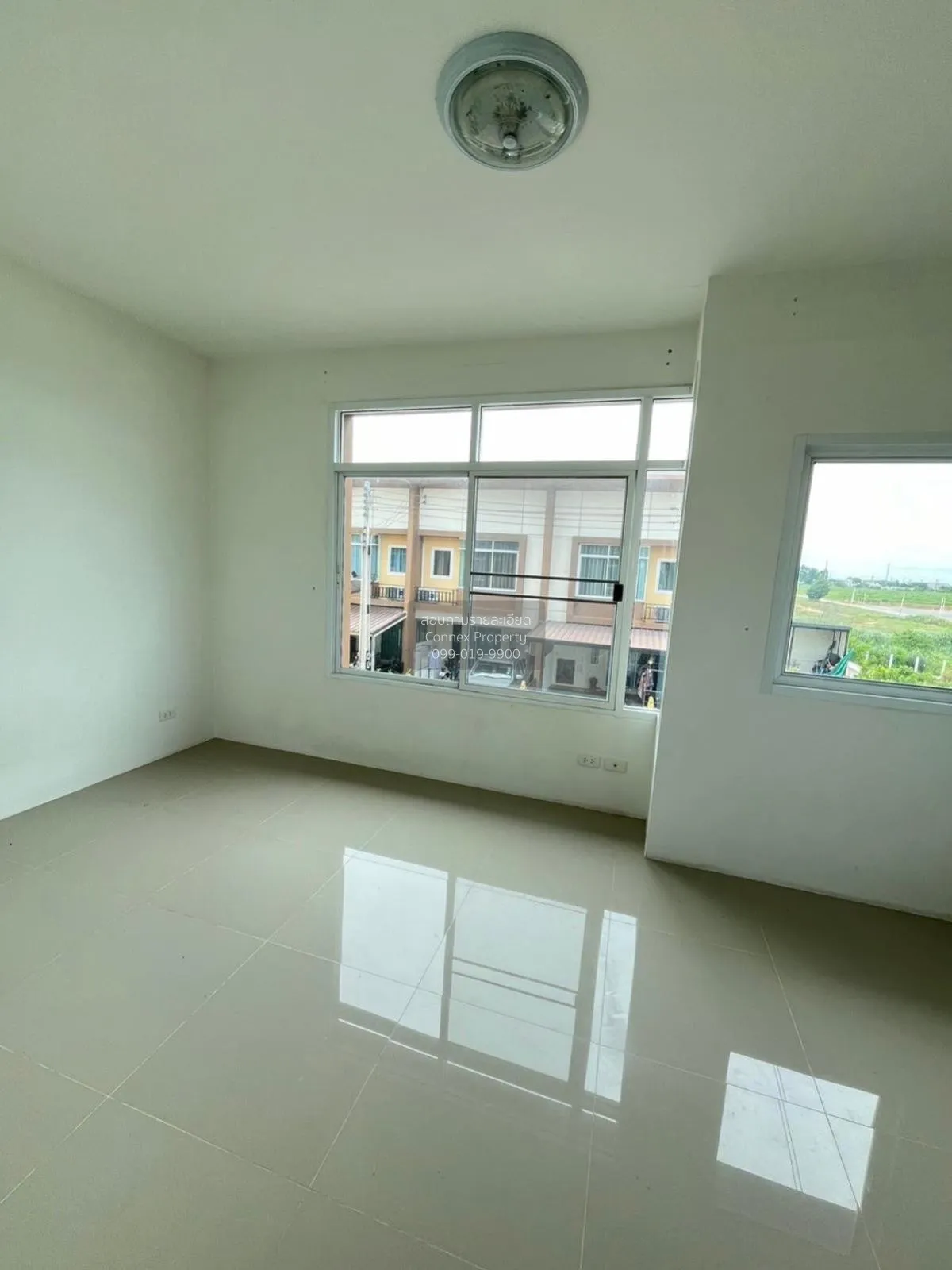 For Sale Townhouse/Townhome  , Baan Rommai 2 Bowin , Bo Win , Si  4