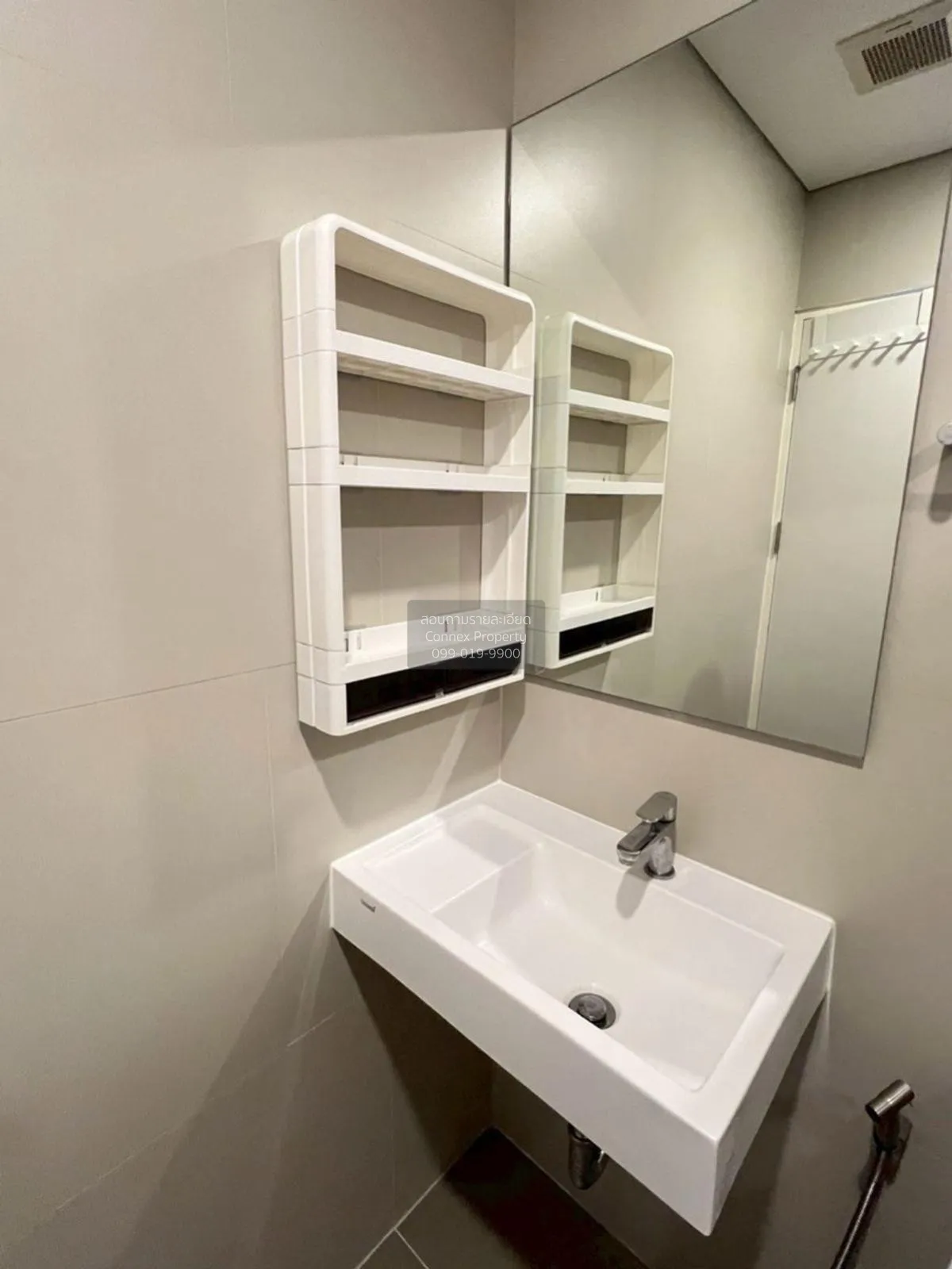 เช่าคอนโด  ลุมพินี เพลส พระราม 3 - ริเวอร์ไรน์ บางโพงพาง เขต ยานน