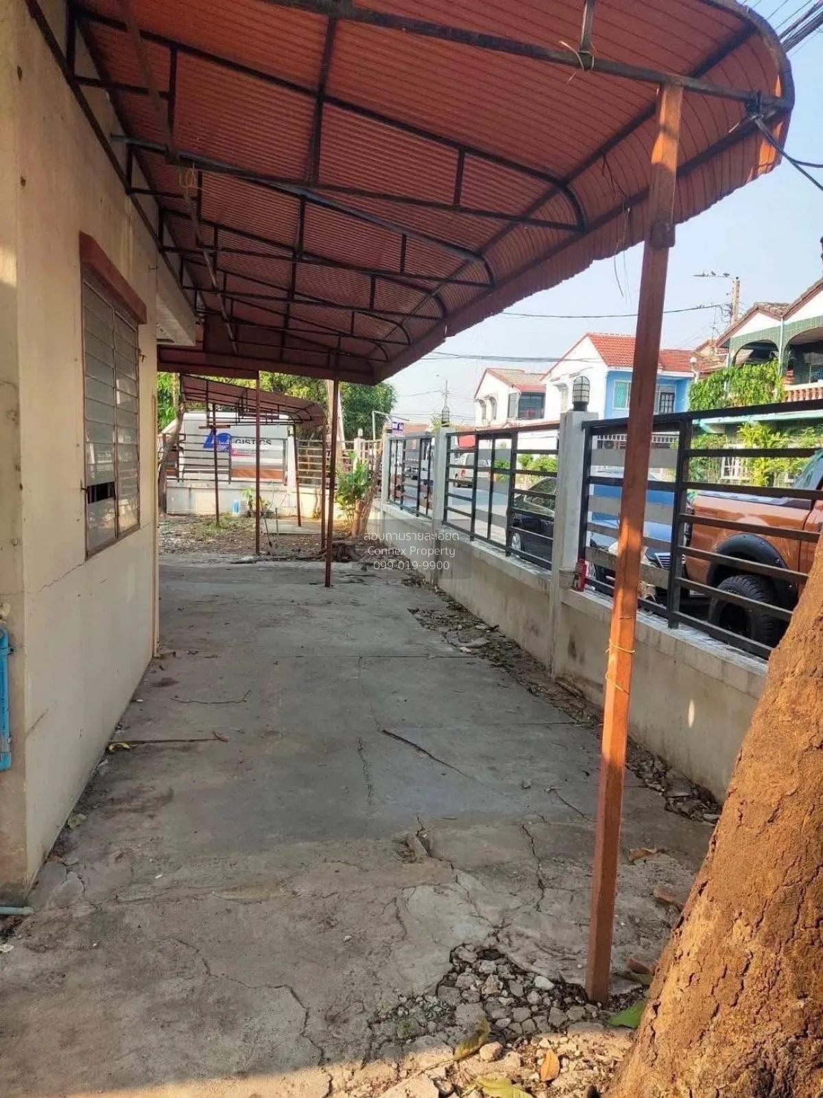 For Sale House , Saithip Songprapa 18 , corner unit , Si Kan , Do