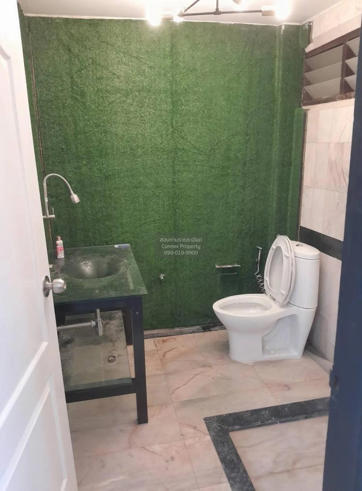 For Sale Townhouse/Townhome  , Ban rama 9 , Bang Kapi , Huai Khwa