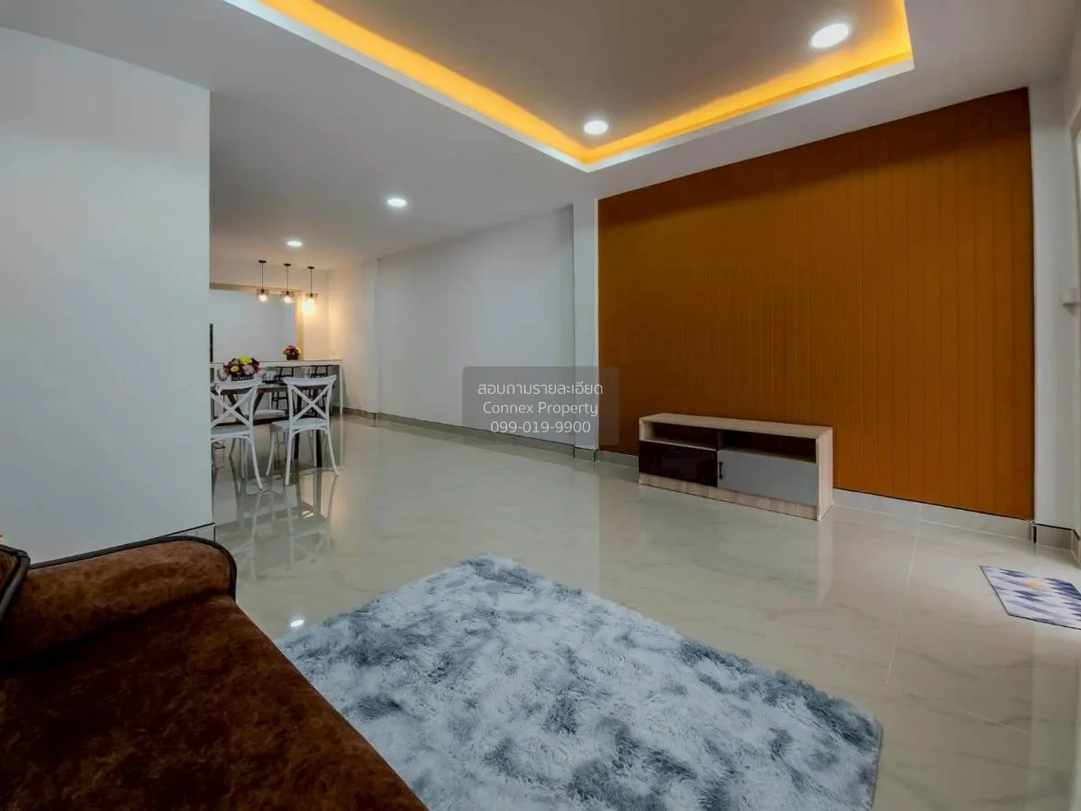 For Sale Townhouse/Townhome  , Baan Piya Wararom 3  , newly renov