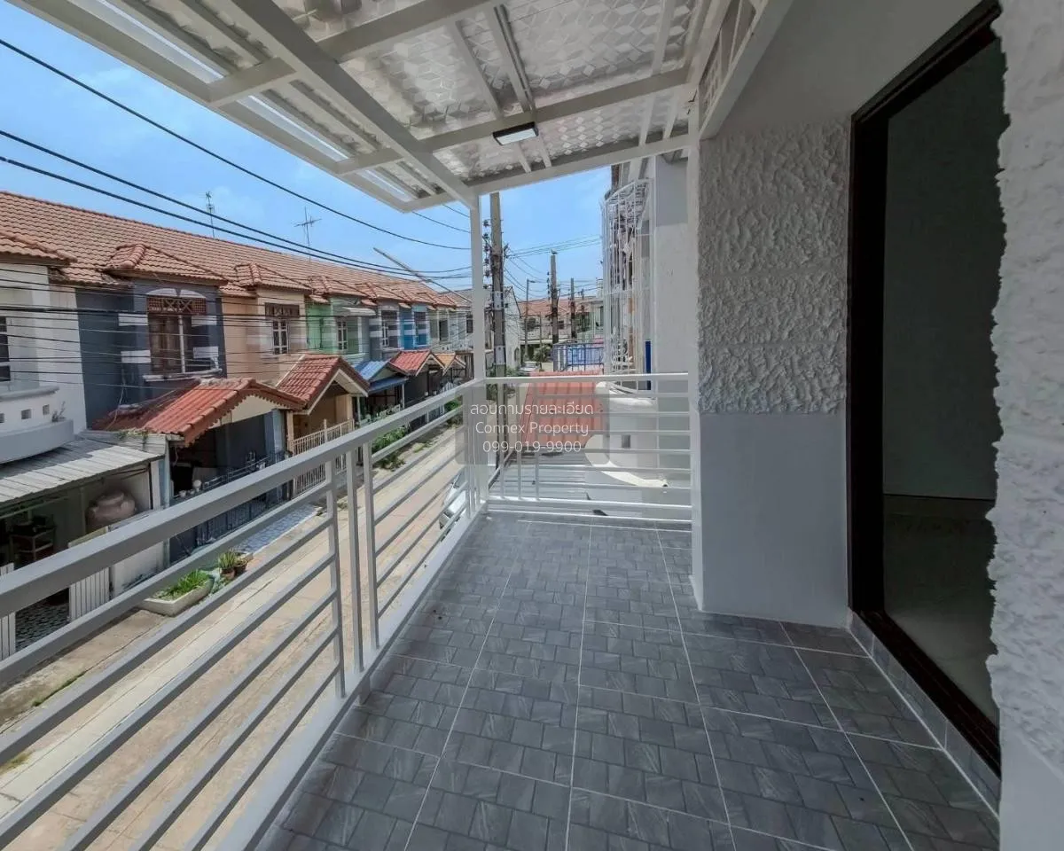 For Sale Townhouse/Townhome  , Baan Piya Wararom 3  , newly renov