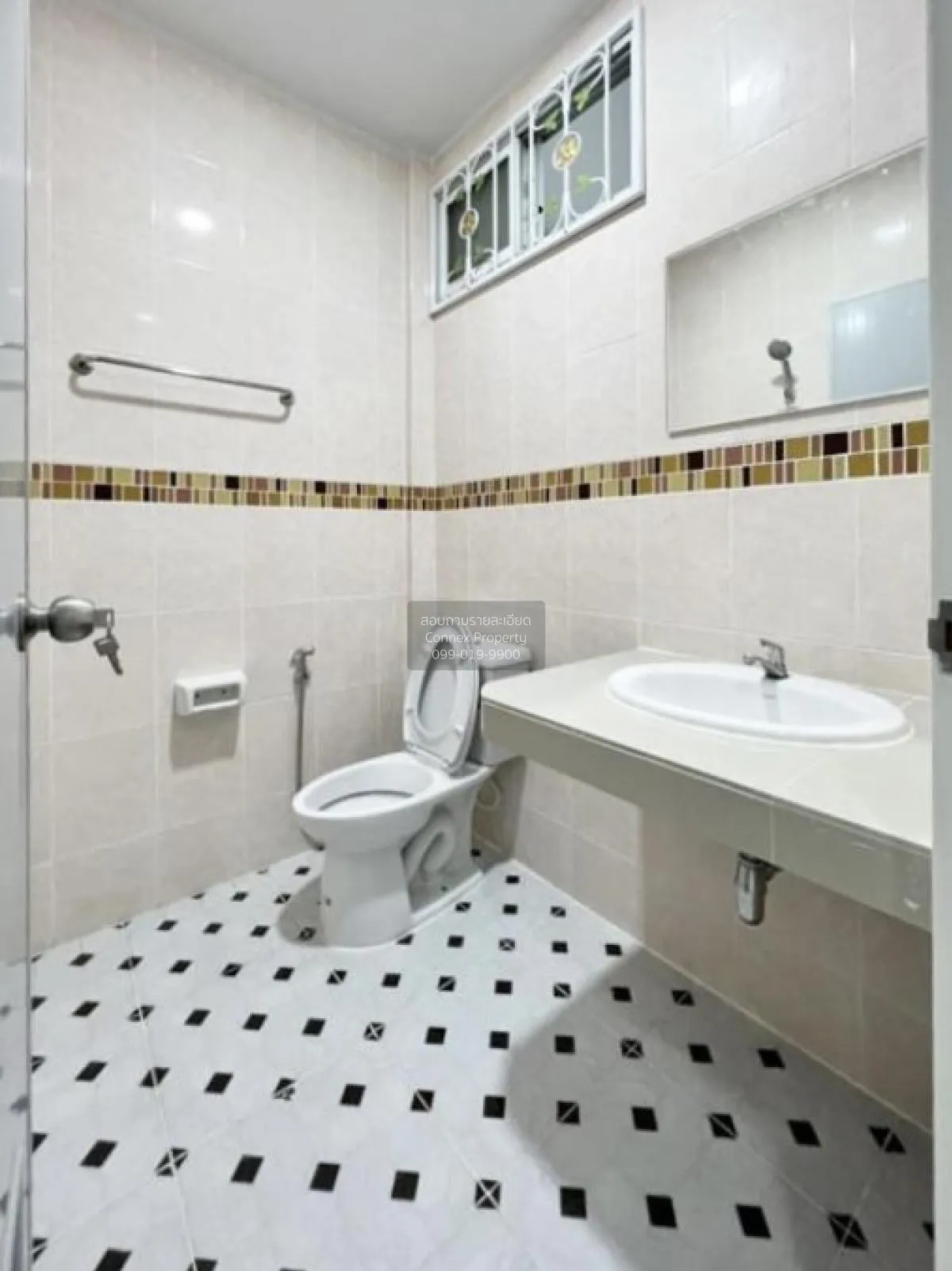 ขายทาวน์เฮ้าส์/ทาวน์โฮม  เหนือฟ้าโฟร์ บางบัวทอง พิมลราช บางบัวทอง