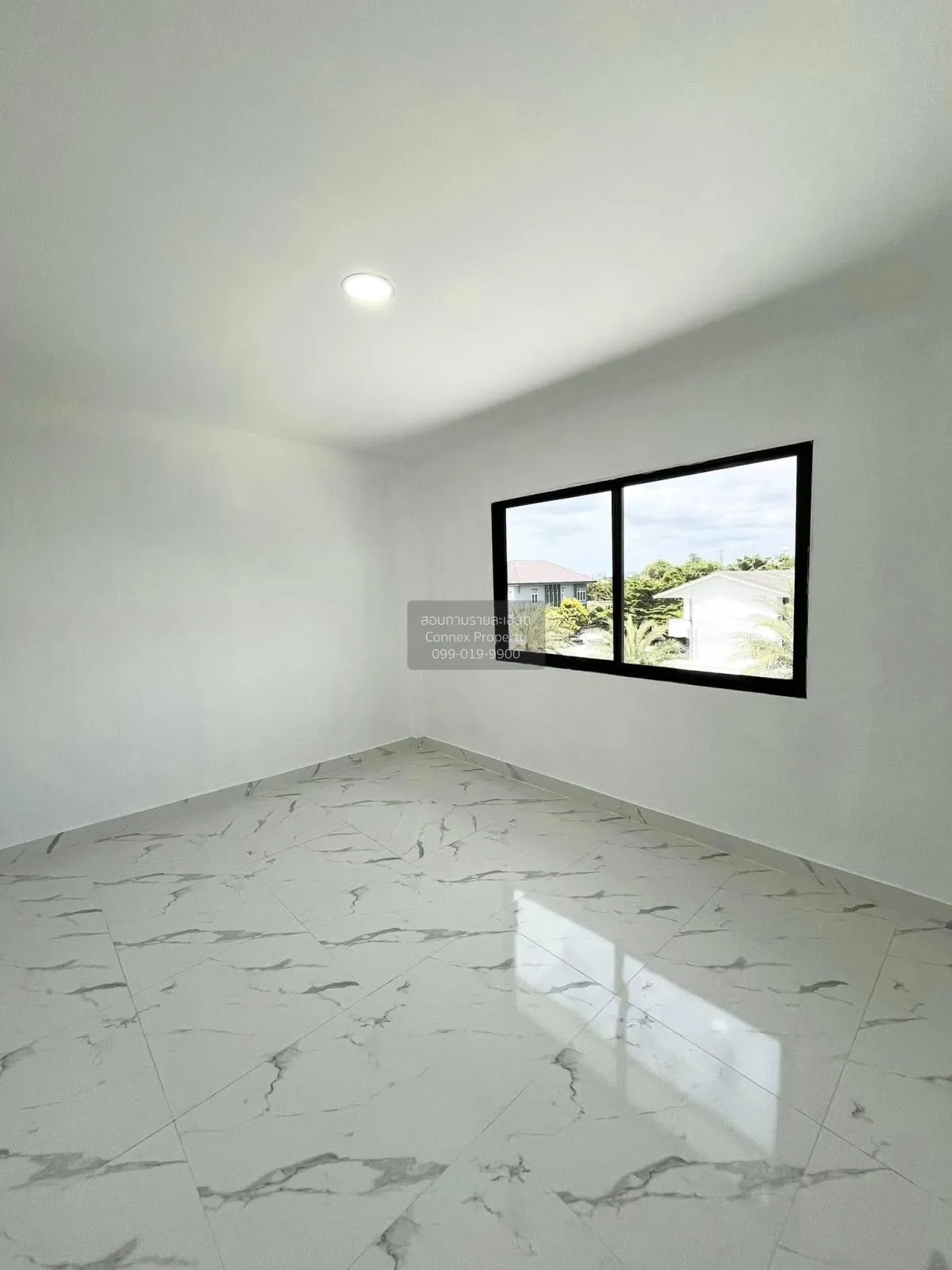 เช่าทาวน์โฮม 3 ชั้น เลียบทางด่วนรามอินทรา 200 ตารางเมตร ท่าแร้ง เ