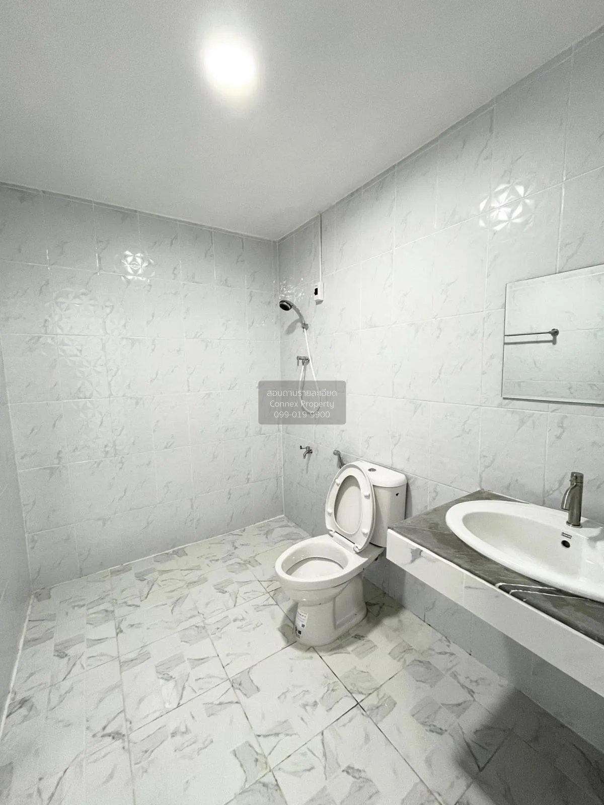 เช่าทาวน์โฮม 3 ชั้น เลียบทางด่วนรามอินทรา 200 ตารางเมตร ท่าแร้ง เ