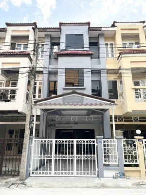 เช่าทาวน์โฮม 3 ชั้น เลียบทางด่วนรามอินทรา 200 ตารางเมตร ท่าแร้ง เขต บางเขน กรุงเทพ CX-128390