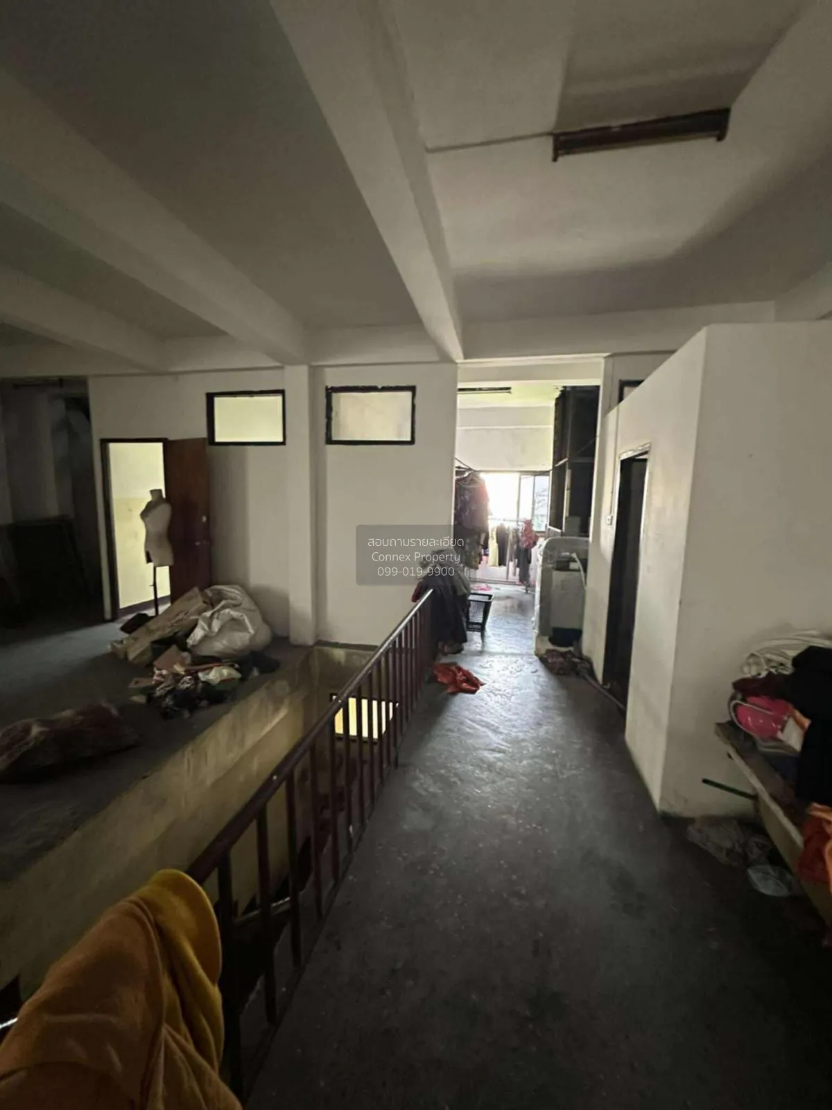 For Sale 5 - storey commercial building area 32 square wah Chom T