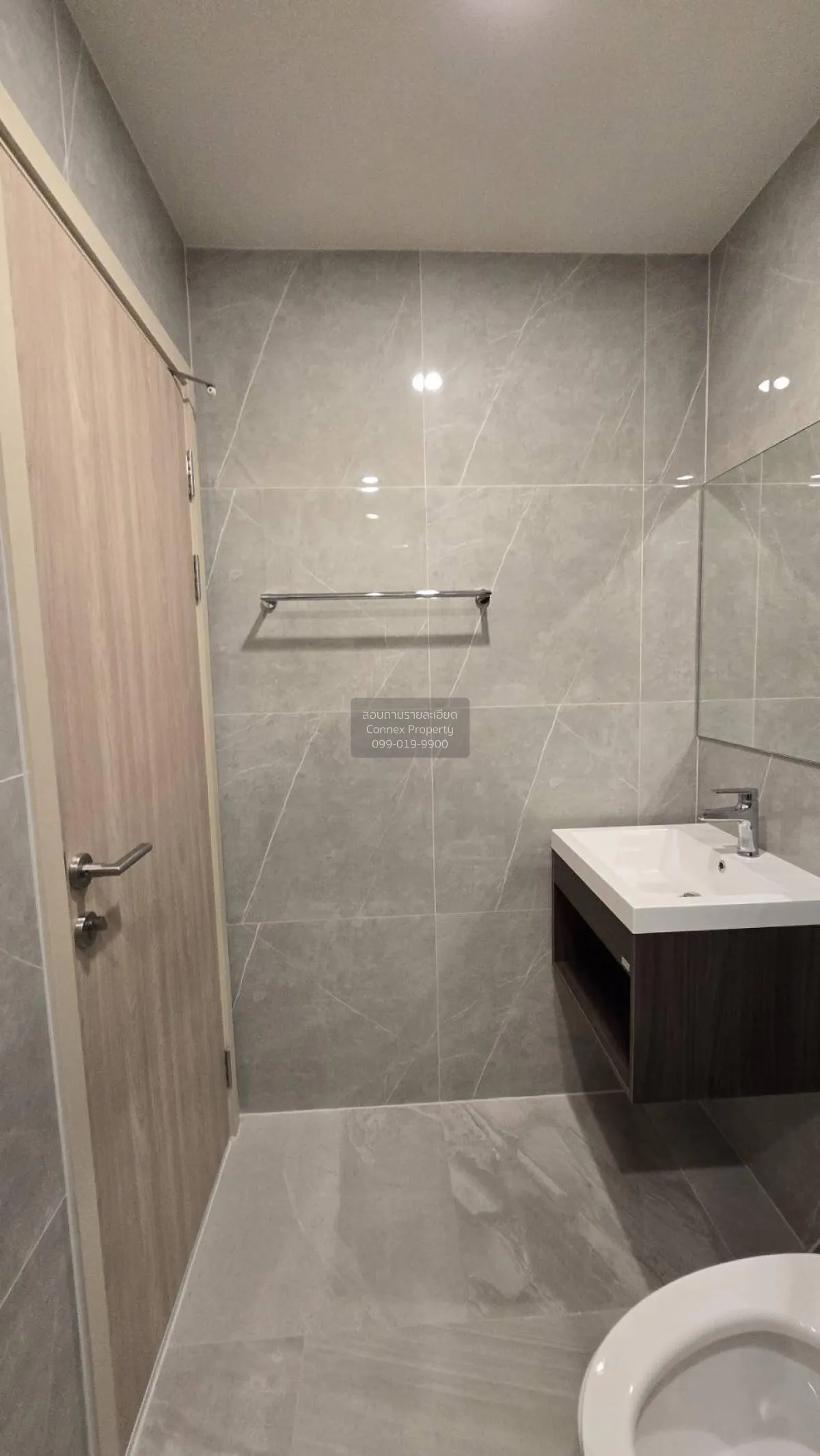 For Rent Condo , Nue District R9 , high floor , MRT-Phra Ram 9 , 