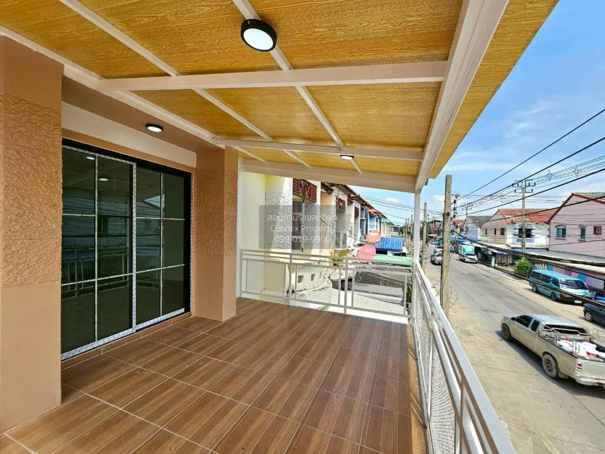 For Sale Townhouse/Townhome  , Baan Piyawararom 1 , newly renovat