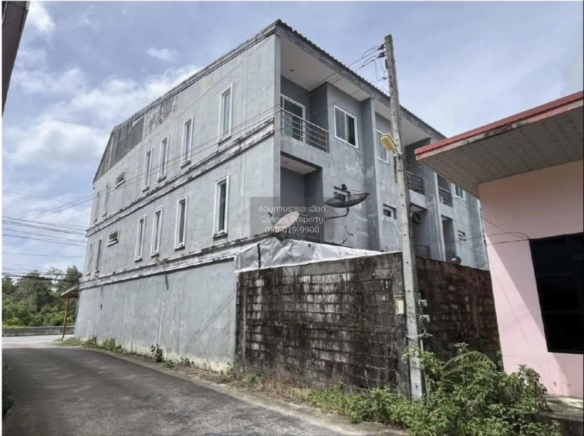 For Sale 3 - storey commercial building usable area 142.19 square 2