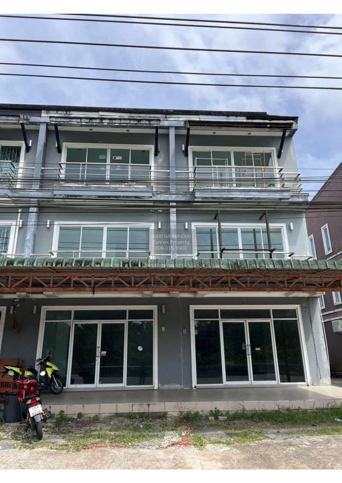For Sale 3 - storey commercial building usable area 142.19 square 3
