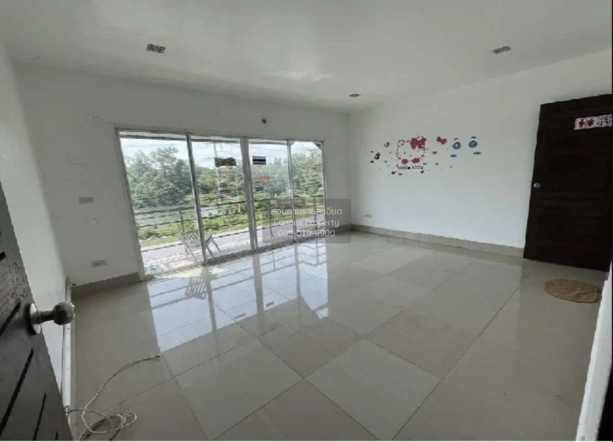 For Sale 3 - storey commercial building usable area 142.19 square