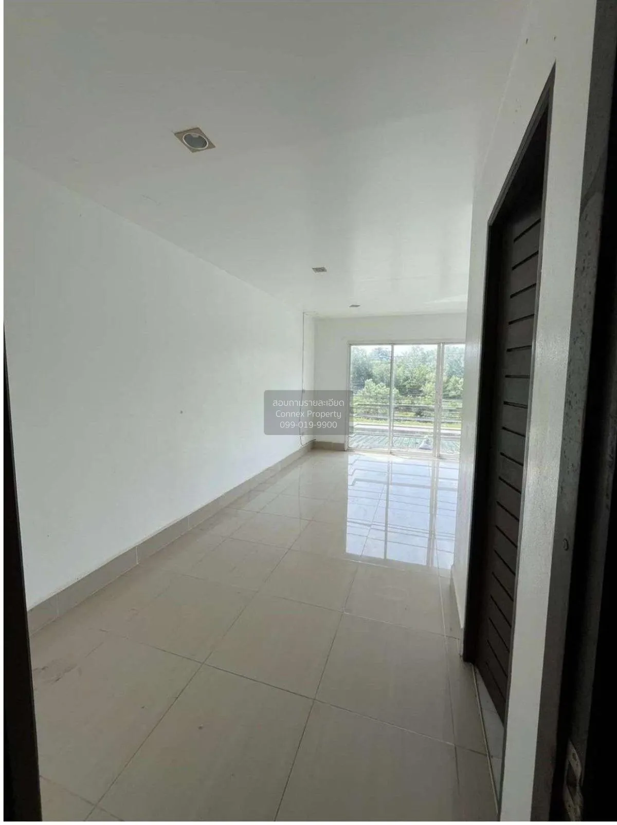 For Sale 3 - storey commercial building usable area 142.19 square