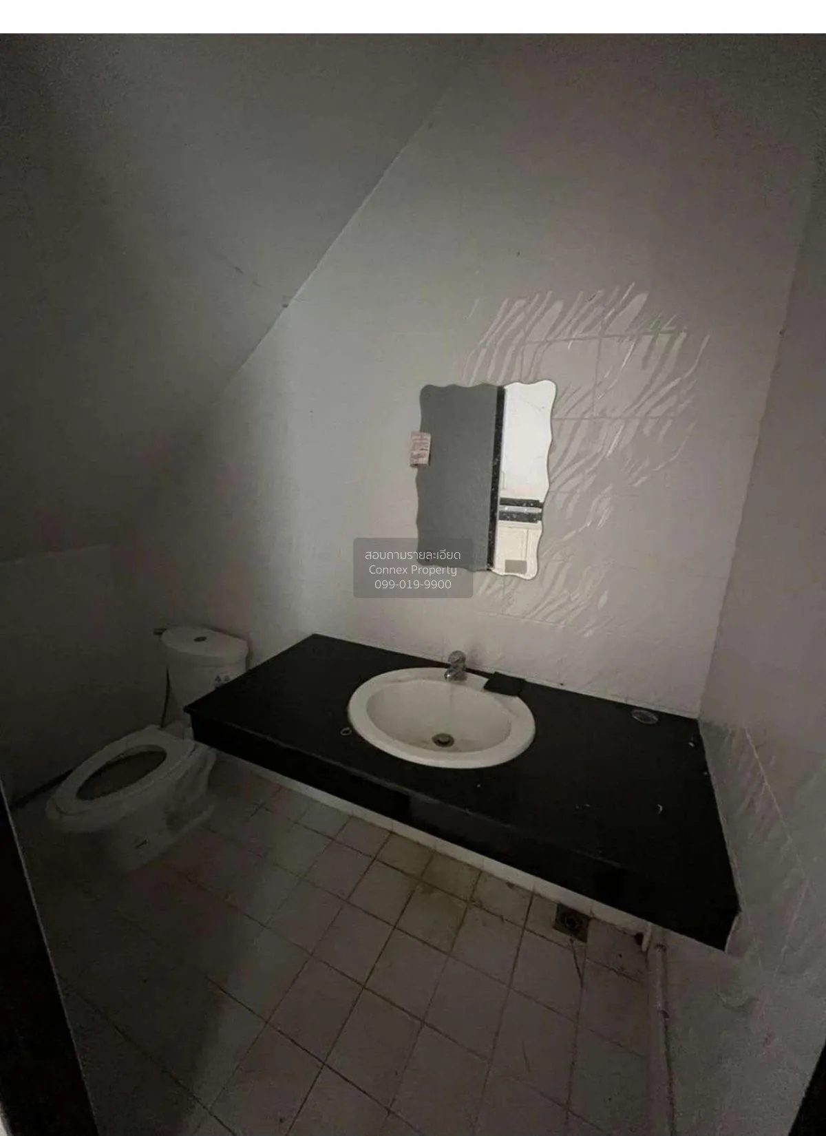 For Sale 3 - storey commercial building usable area 142.19 square