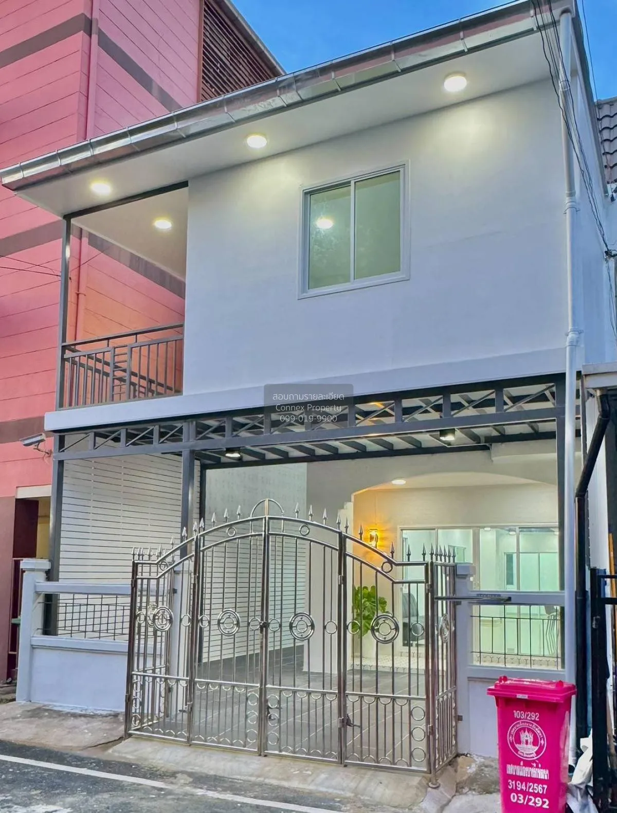 For Sale Townhouse/Townhome  , Baan Buathong 1 , high floor , MRT 3