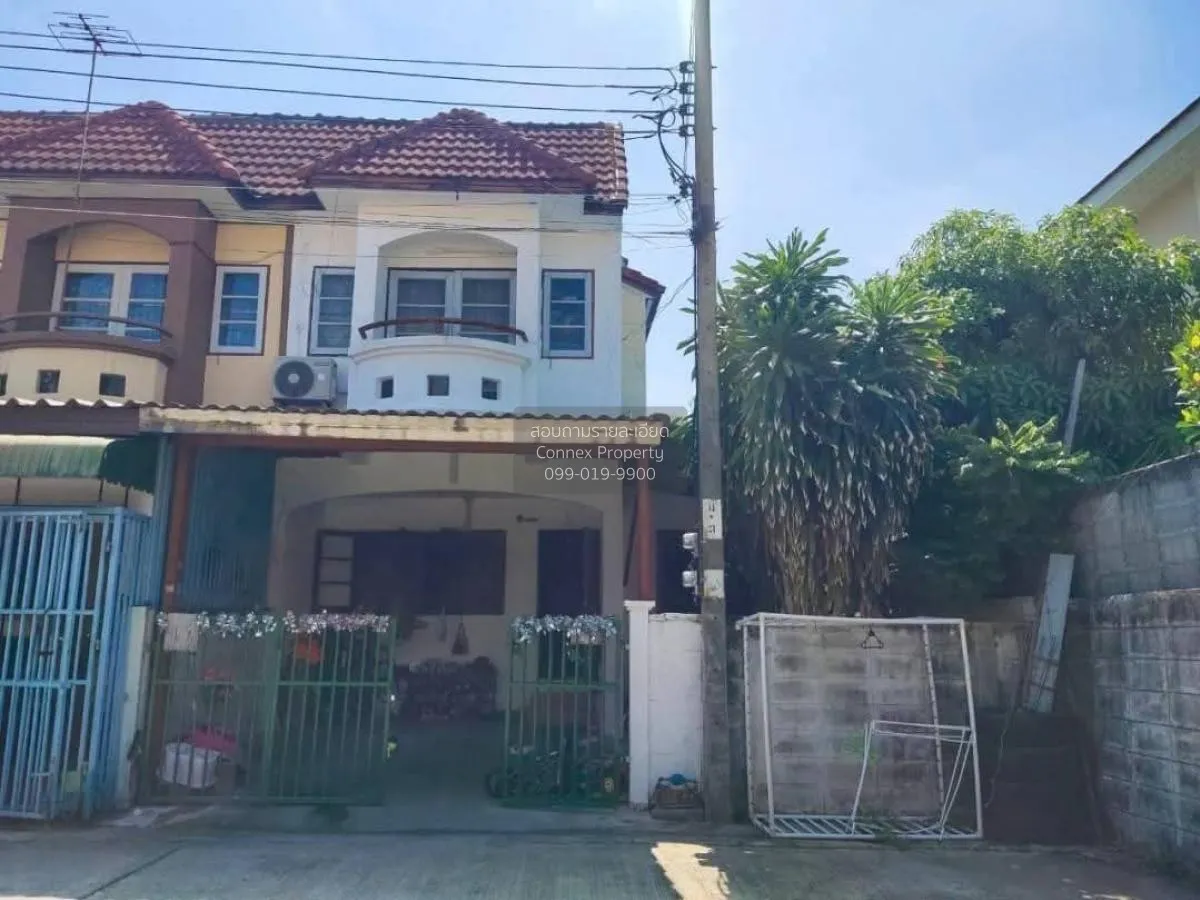 For Sale Townhouse/Townhome  , Phanason 7 , corner unit , Sai Kon 1