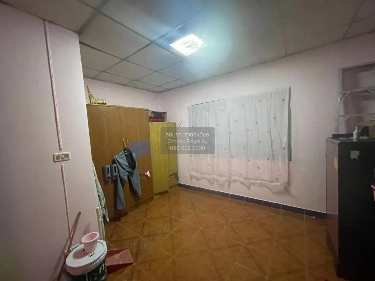 For Sale Townhouse/Townhome  , Phanason 7 , corner unit , Sai Kon