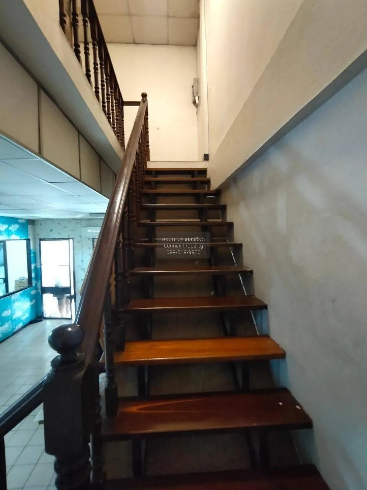For Sale Townhouse/Townhome  , Phanason 7 , corner unit , Sai Kon