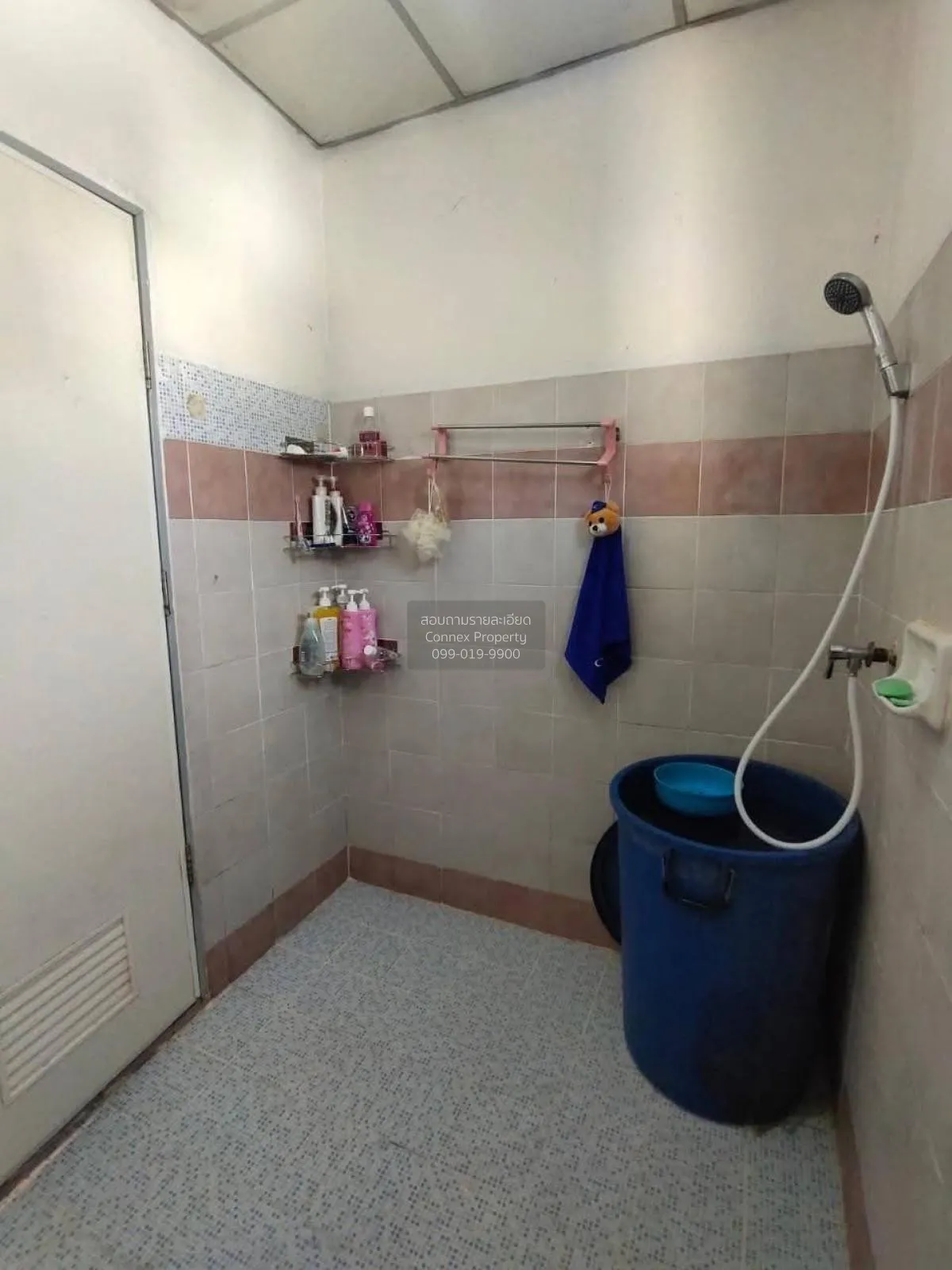 For Sale Townhouse/Townhome  , Phanason 7 , corner unit , Sai Kon