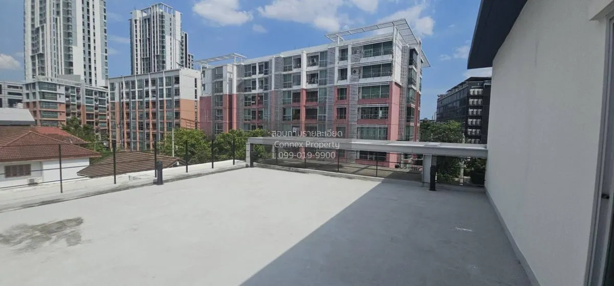 For Sale  2-storey multi-purpose building near the University of  4