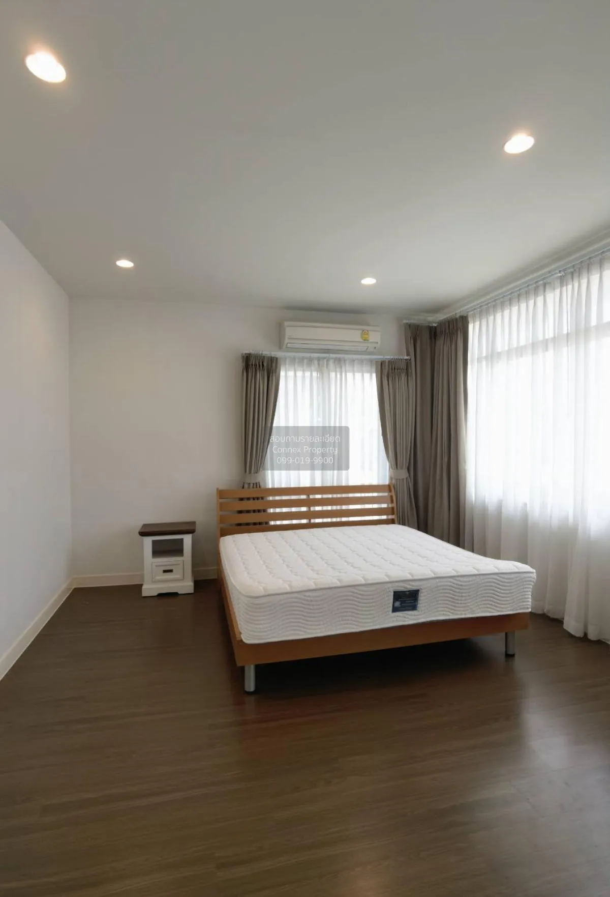 For Rent House , Setthasiri Krungthepkreetha 2 , corner unit , Hu