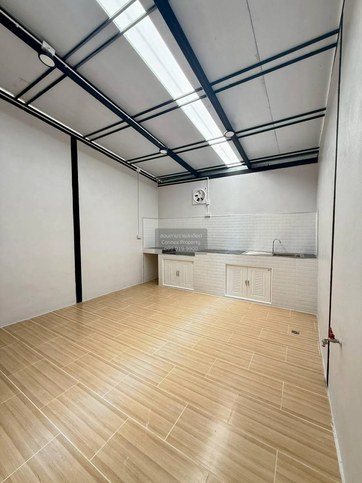 For Sale Townhouse/Townhome  , Ban Lan Thong , newly renovated , 