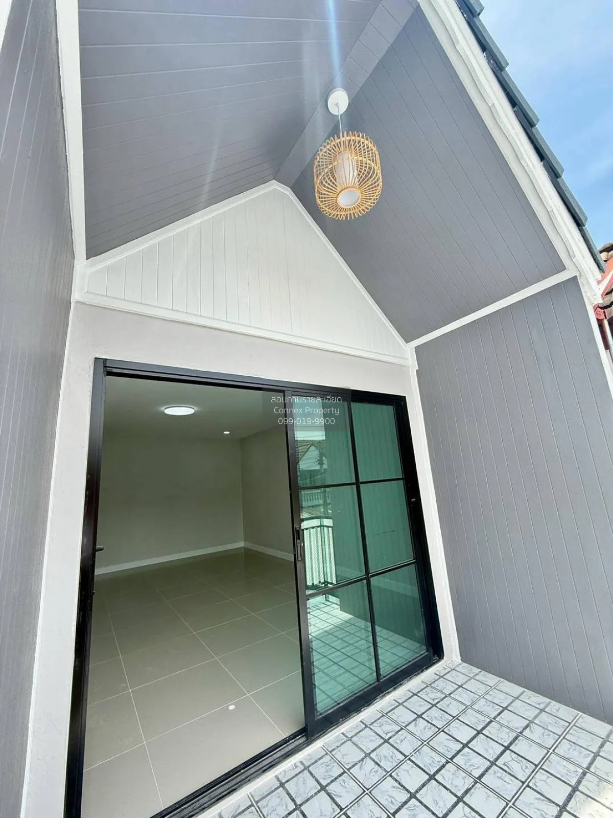 For Sale Townhouse/Townhome  , Ban Lan Thong , newly renovated , 