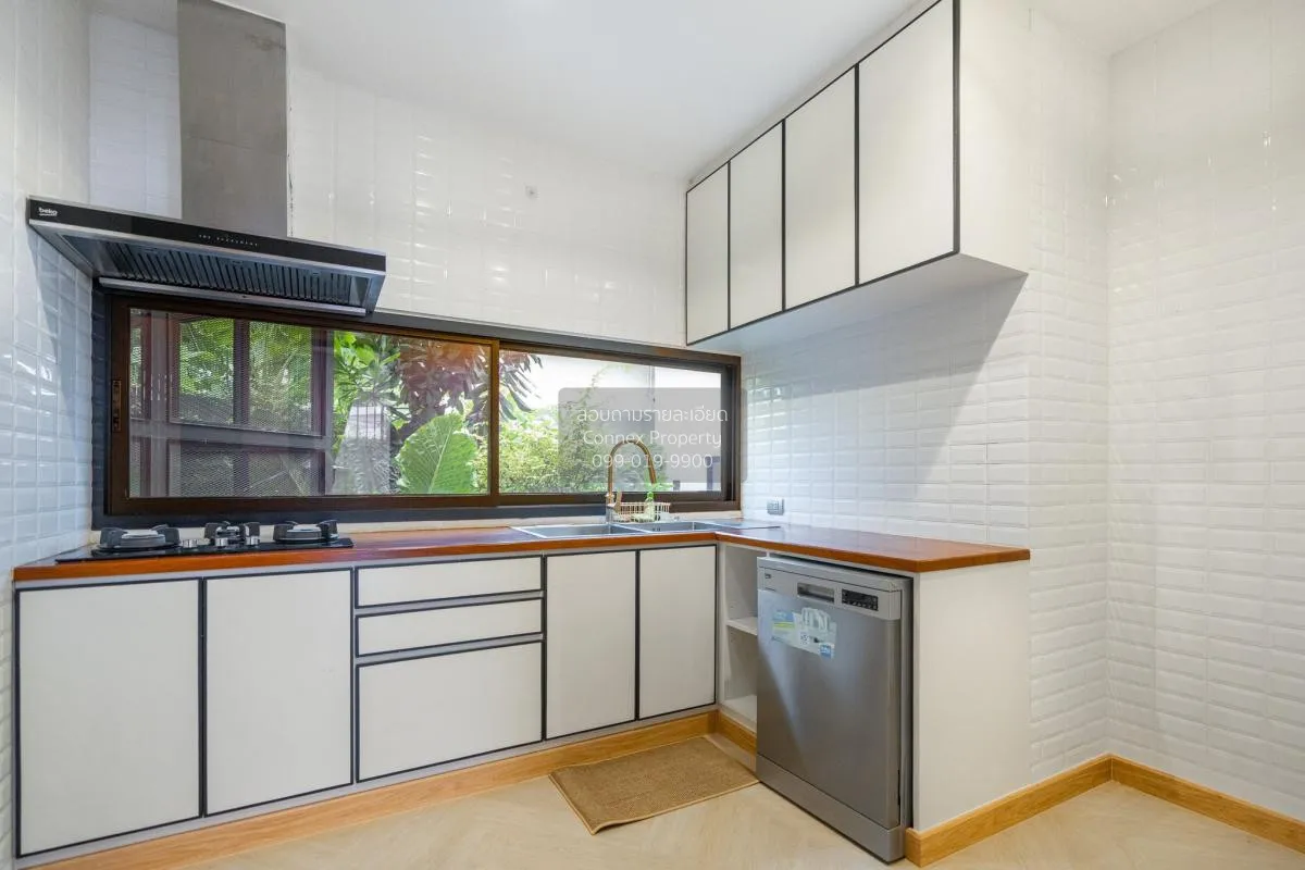 ขายบ้านเดี่ยว 3 ชั้น พูลวิลล่า  พร้อมสระว่ายน้ำ สุขุมวิท 71 คลองต