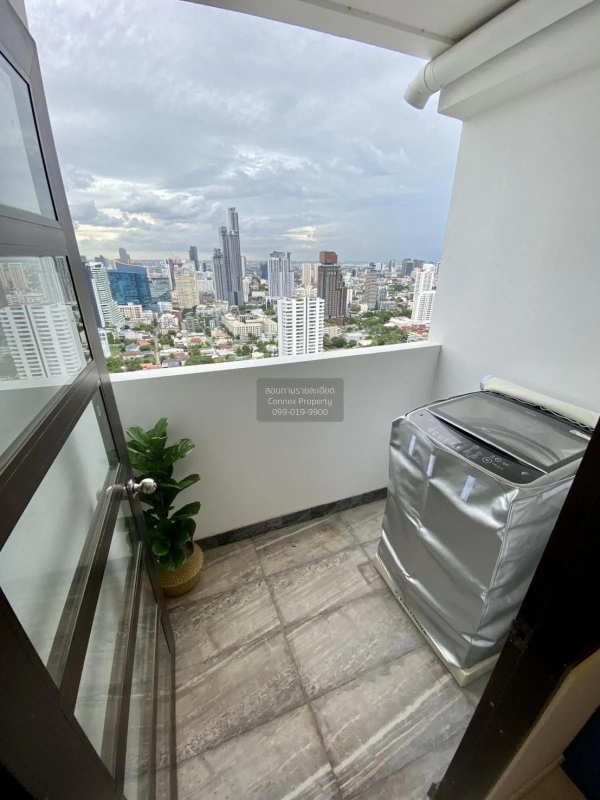 เช่าคอนโด  ท๊อปวิว ทาวเวอร์ BTS-ทองหล่อ คลองตันเหนือ เขต วัฒนา กร