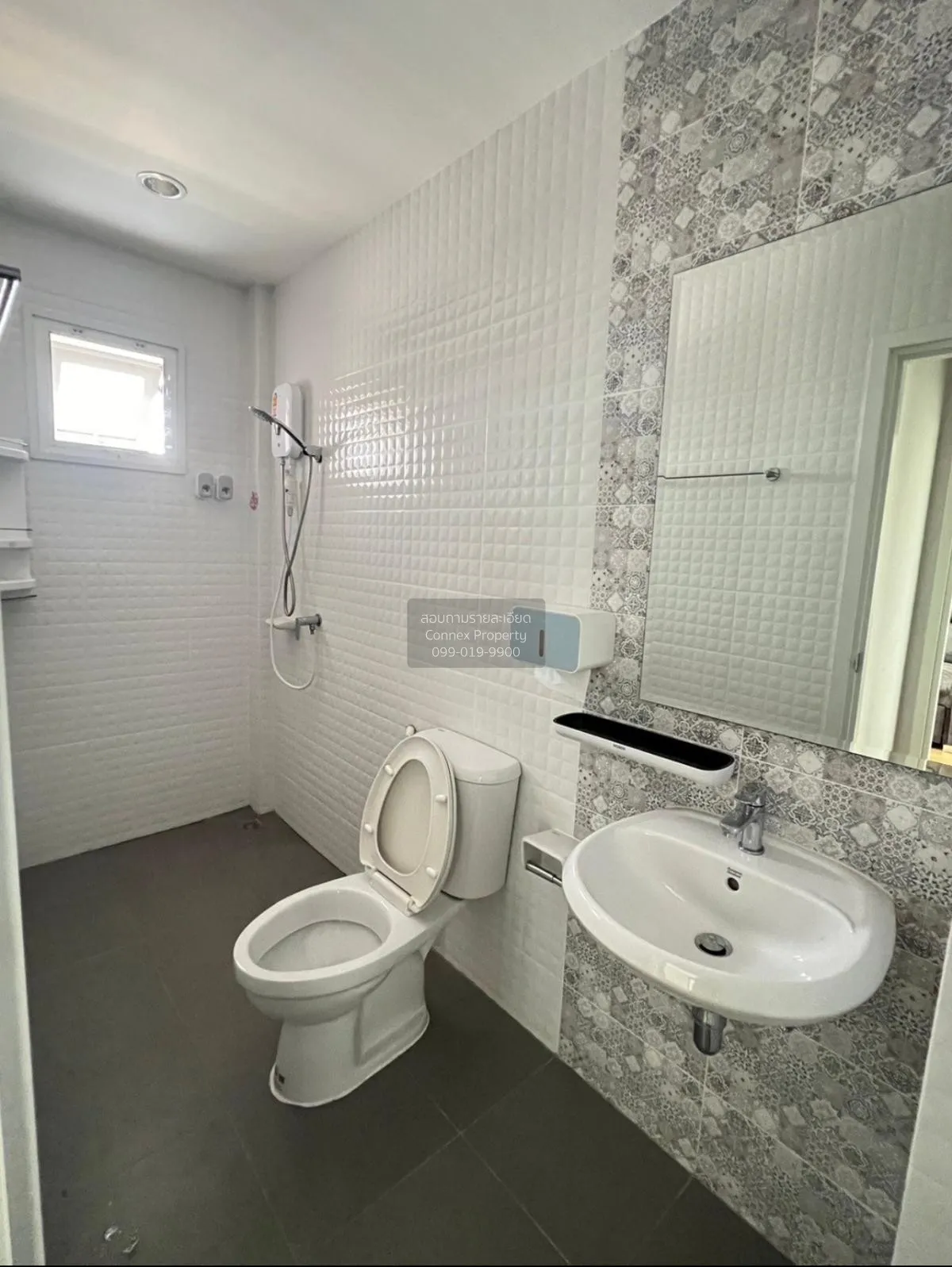 ขายทาวน์โฮม มือสองสภาพมือ1 โครงการ เดอะ กลอเรียส ลาดกระบัง (ลาดกร