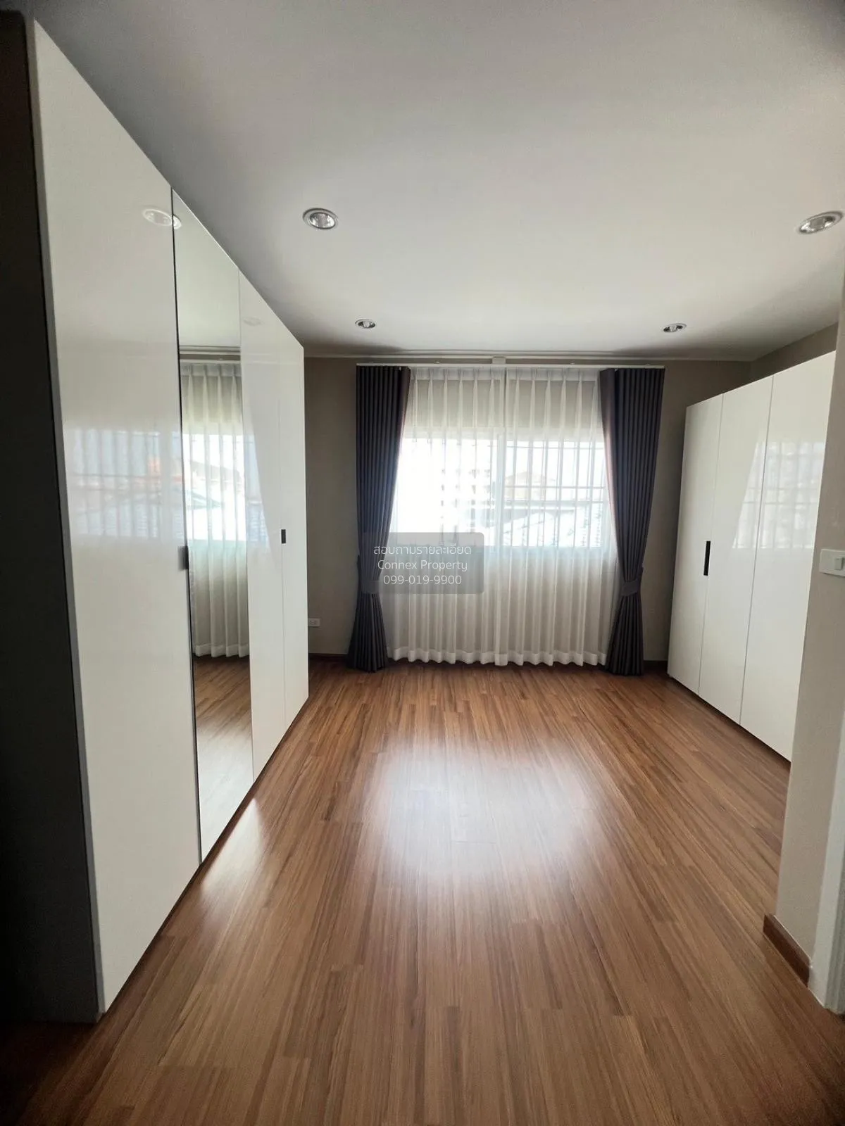 ขายทาวน์โฮม มือสองสภาพมือ1 โครงการ เดอะ กลอเรียส ลาดกระบัง (ลาดกร