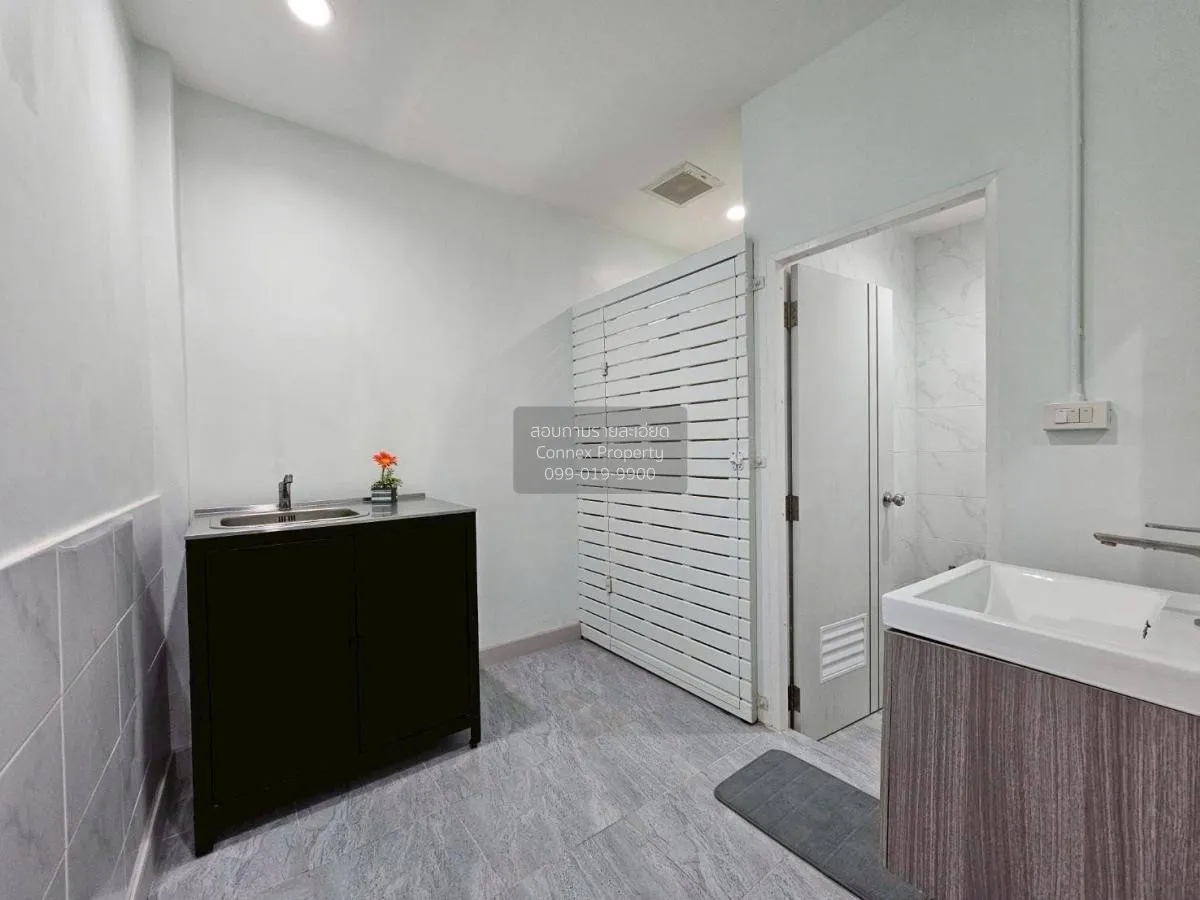 เช่าทาวน์โฮม 3 ชั้น สุขุมวิท 54 รีโนเวทใหม่ พระโขนง เขต พระโขนง ก