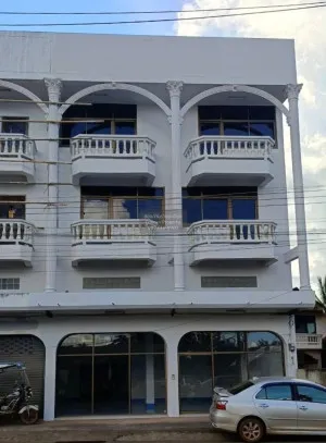 เช่าอาคารพาณิชย์ 2 คูหา 3 ชั้น  34 ตรว. ธาตุนาเวง เมืองสกลนคร สกลนคร CX-130771