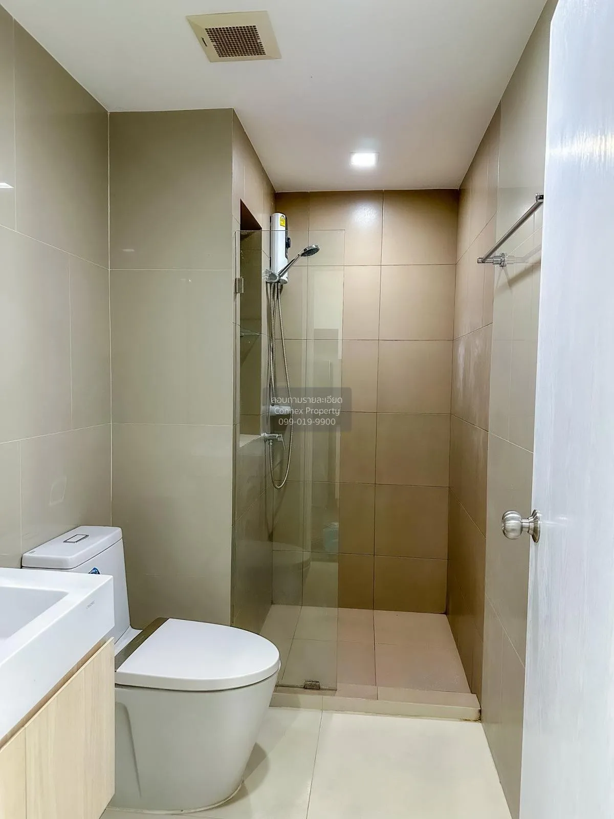 For Rent Condo , Rich Park Triple Station , ARL-Hua Mak , Suan Lu