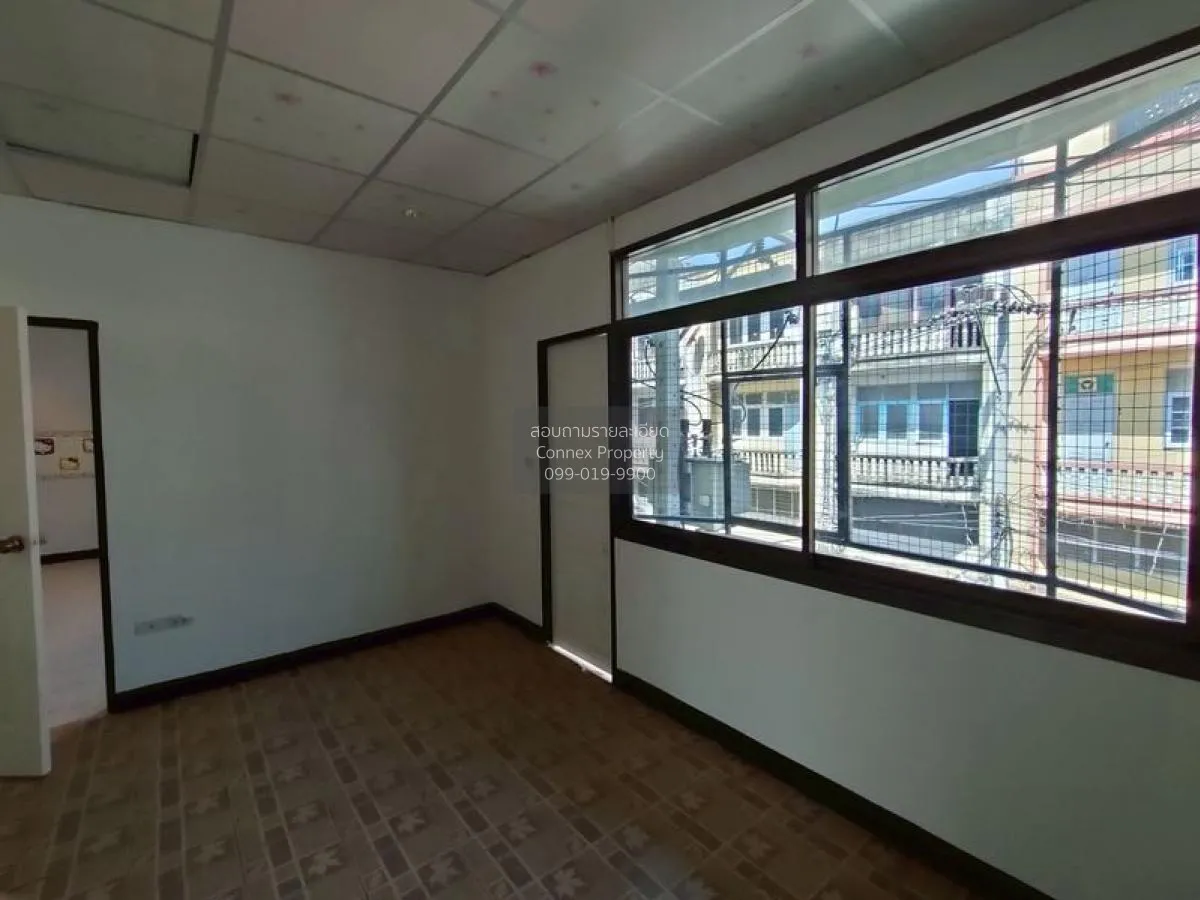 For Sale Commercial building, 2 units, 18 sq m, Khlong 1, Pathum 